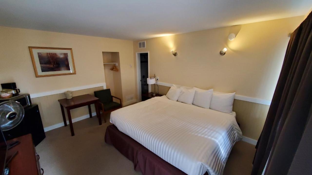 Comox Valley Inn & Suites Courtenay Ngoại thất bức ảnh
