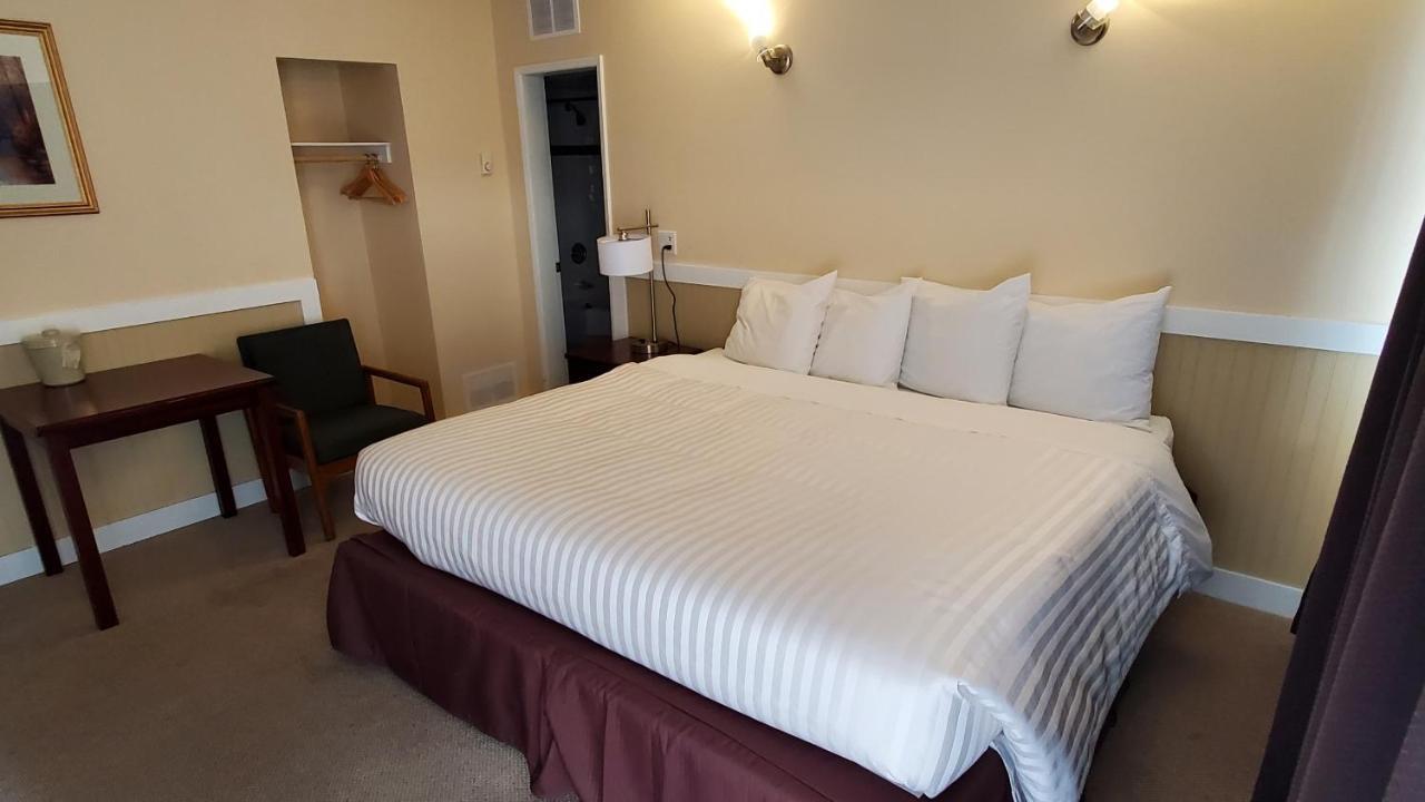 Comox Valley Inn & Suites Courtenay Ngoại thất bức ảnh