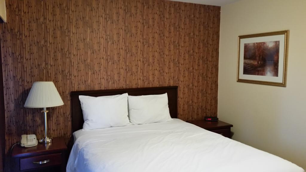 Comox Valley Inn & Suites Courtenay Ngoại thất bức ảnh